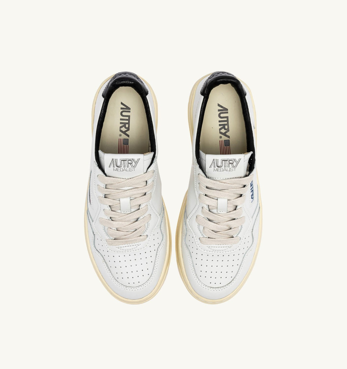 Man MEDALIST LOW SNEAKERS IN WHITE AND BLACK LEATHER WITH LETTERING