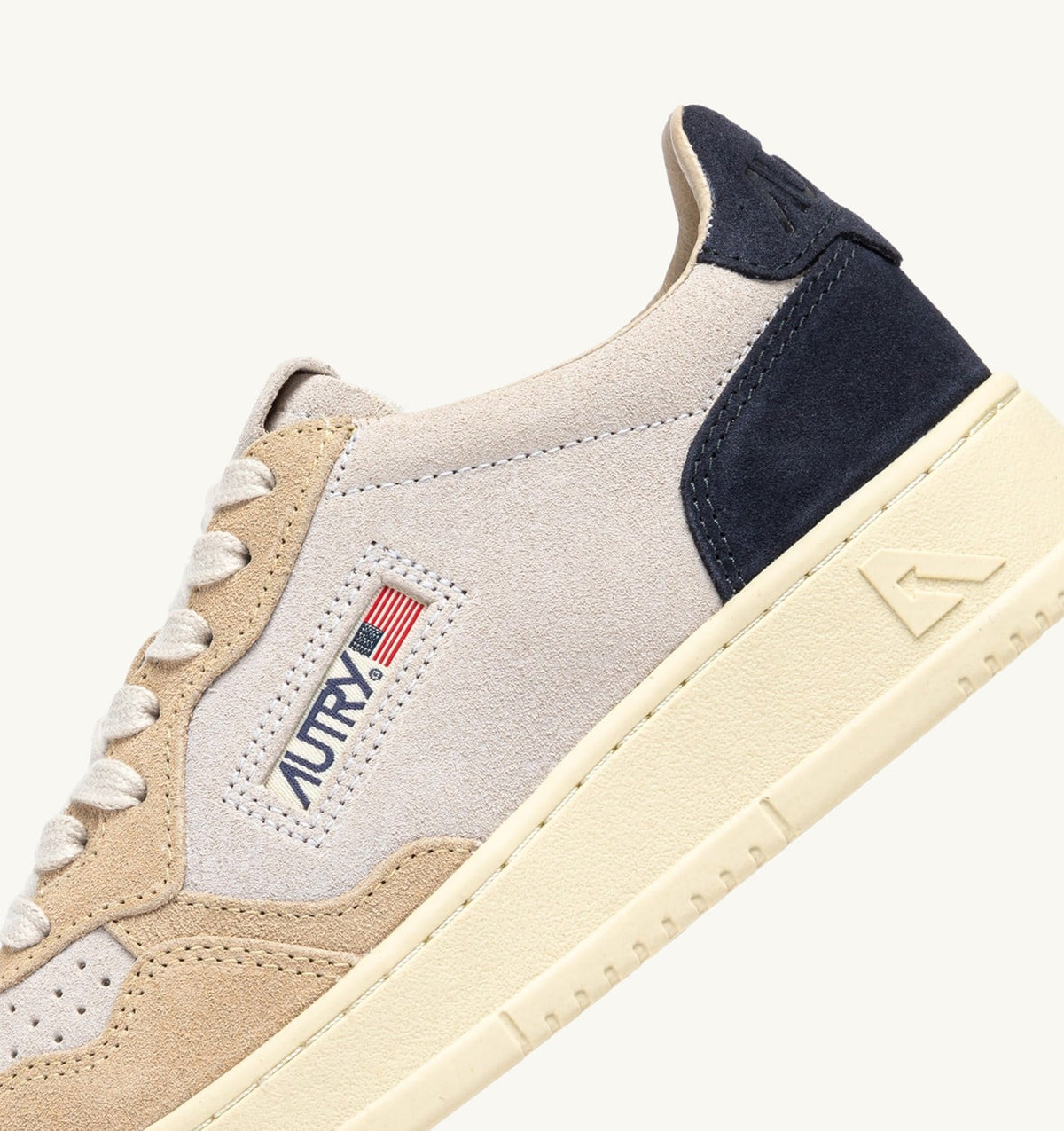 Man MEDALIST LOW TRICOLOR SNEAKERS IN SUEDE COLOR WHITE SAND AND BLUE SPACE