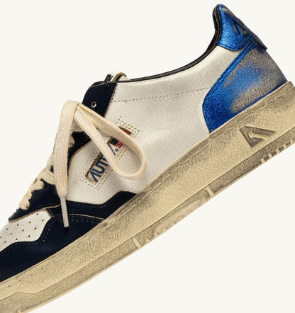Man MEDALIST LOW SUPER VINTAGE SNEAKERS IN WHITE, SPACE BLUE AND BLUE LEATHER