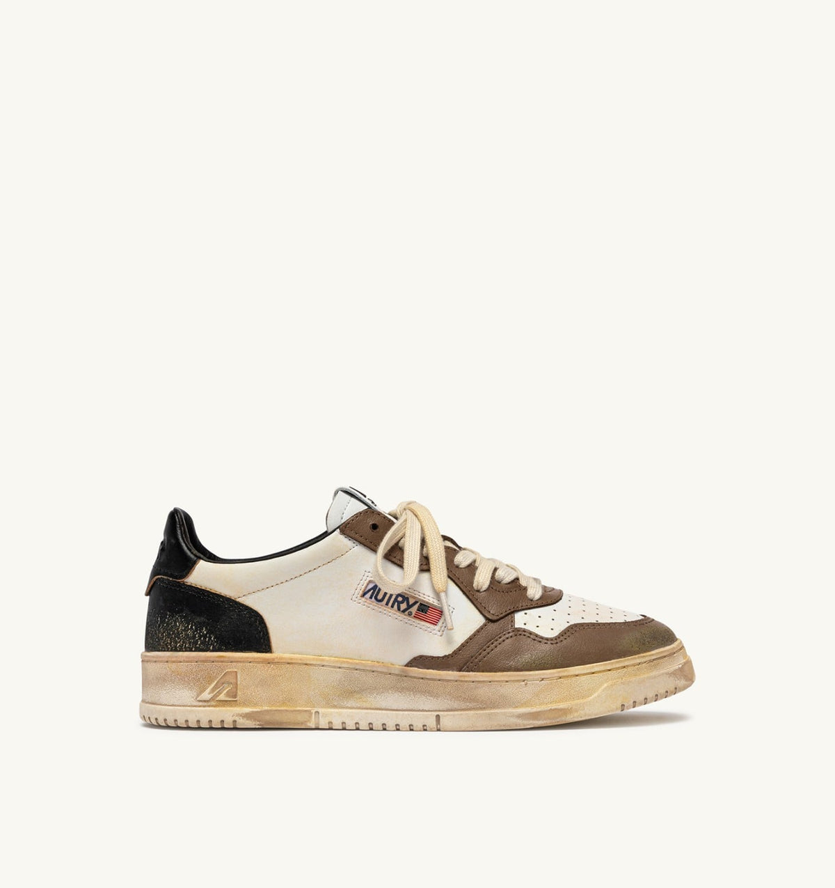 Man MEDALIST LOW SUPER VINTAGE SNEAKERS IN WHITE, BLACK AND MALT LEATHER