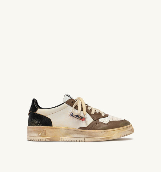 Man MEDALIST LOW SUPER VINTAGE SNEAKERS IN WHITE, BLACK AND MALT LEATHER