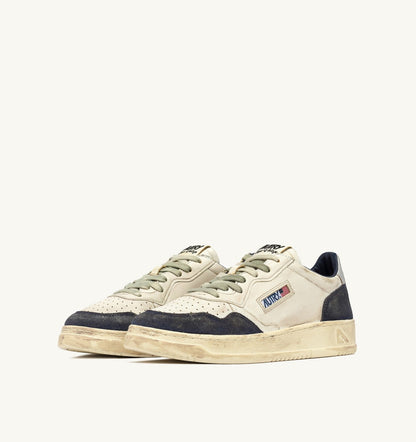 Man MEDALIST LOW SUPER VINTAGE SNEAKERS IN SPACE BLUE AND SILVER LEATHER SUEDE
