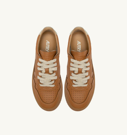 Man MEDALIST LOW SNEAKERS IN COGNAC AND MARSHMALLOW LEATHER