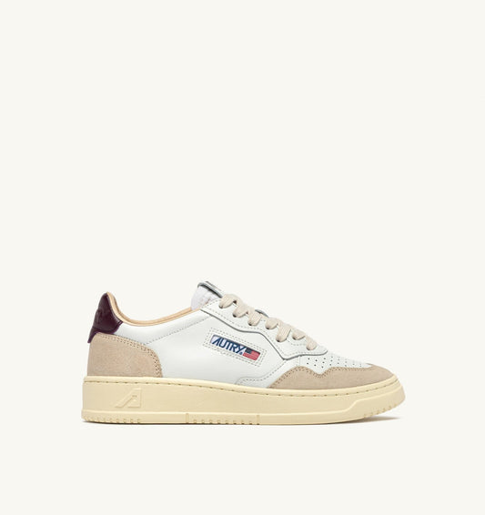Man MEDALIST LOW SNEAKERS IN WHITE LEATHER AND FIG SUEDE