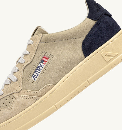 Man MEDALIST LOW TRICOLOR SNEAKERS IN SUEDE COLOR ECRU PAPYRUS AND BLUE SPACE