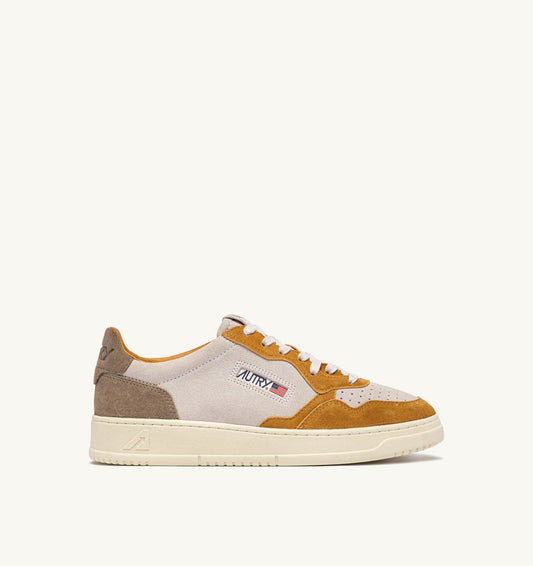 Man MEDALIST LOW TRICOLOR SNEAKERS IN SUEDE COLOR ANTELOPE WHITE AND BROWN MUSCAT
