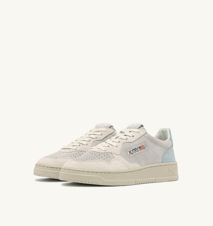 Man MEDALIST LOW TRICOLOR SNEAKERS IN SUEDE COLOR WHITE SKY AND LOFT