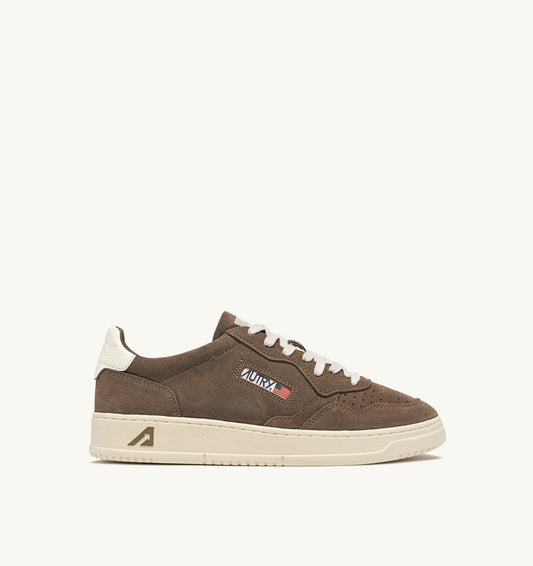 Man MEDALIST LOW SNEAKERS IN CIGAR AND WHITE SUEDE