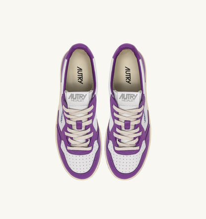 Man MEDALIST LOW BICOLOR SNEAKERS IN WHITE AND DEWBERRY LEATHER