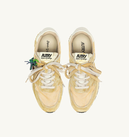 Man REELWIND SUPER VINTAGE SNEAKERS IN YOLK YELLOW AND WHITE SUEDE AND NYLON