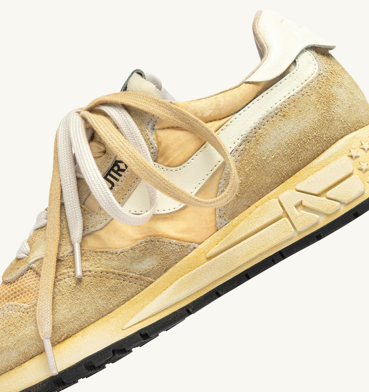 Man REELWIND SUPER VINTAGE SNEAKERS IN YOLK YELLOW AND WHITE SUEDE AND NYLON