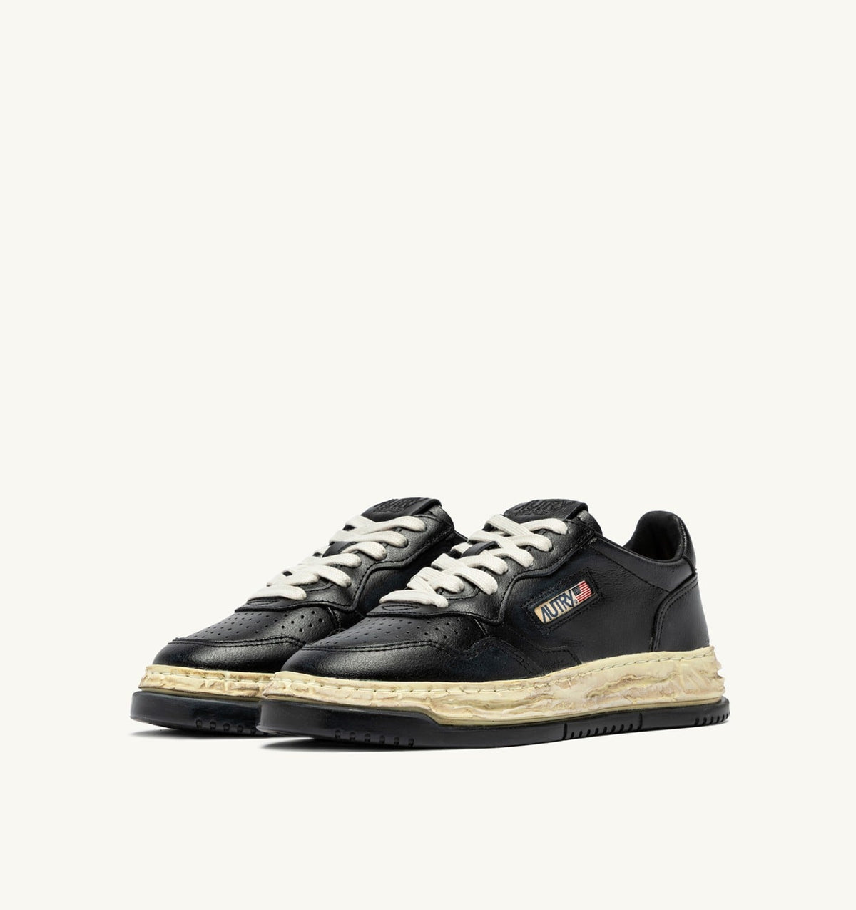 Man MEDALIST LOW SUPER VINTAGE 'Autry x Maison MIHARA YASUHIRO General Scale.' SNEAKERS IN BLACK LEATHER