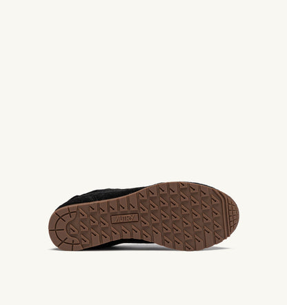 Woman WINDSPIN SNEAKERS IN BLACK PONY HAIR EFFECT
