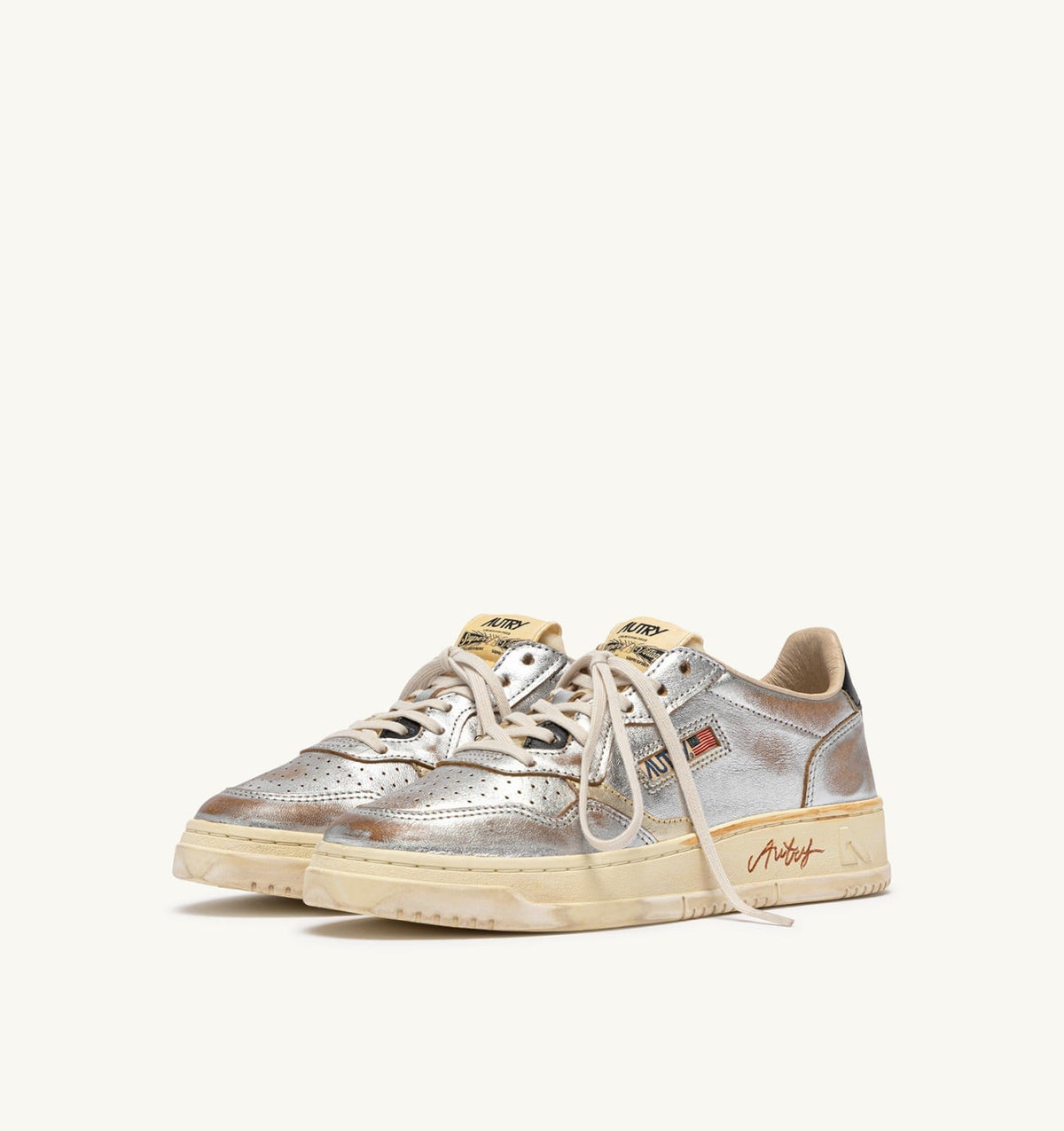 Woman MEDALIST LOW SUPER VINTAGE SNEAKERS IN SILVER, PLATINUM AND BLACK LEATHER