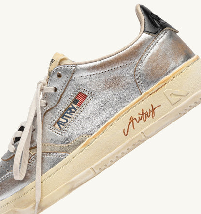 Woman MEDALIST LOW SUPER VINTAGE SNEAKERS IN SILVER, PLATINUM AND BLACK LEATHER