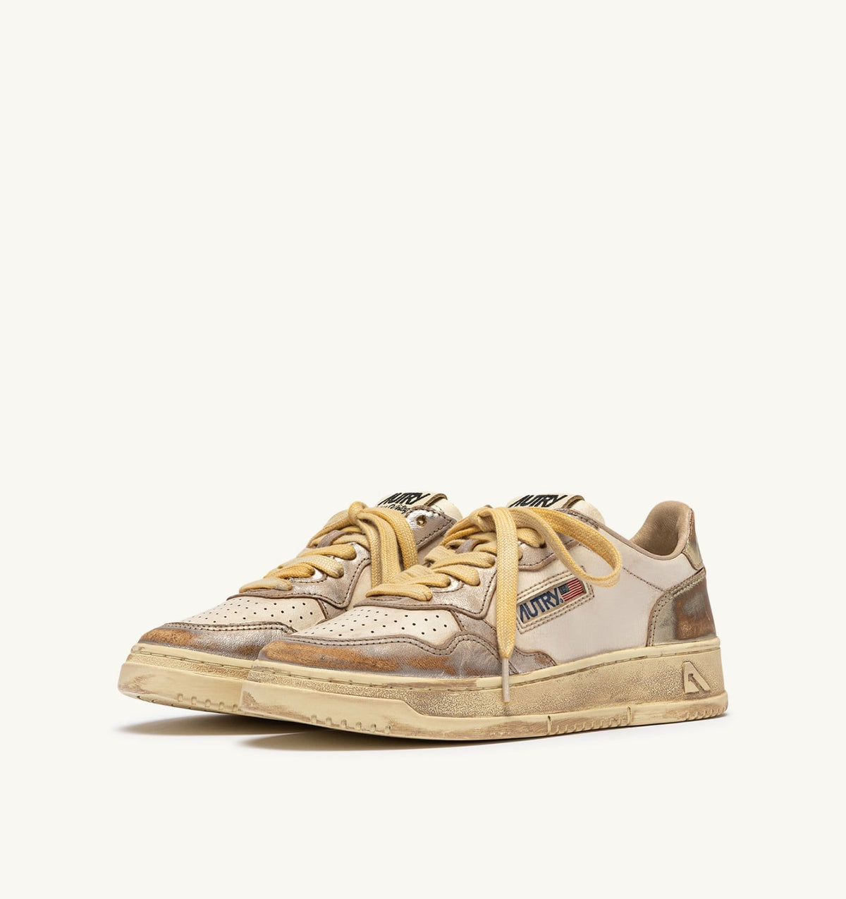Woman MEDALIST LOW SUPER VINTAGE SNEAKERS IN SILVER AND PLATINUM LEATHER
