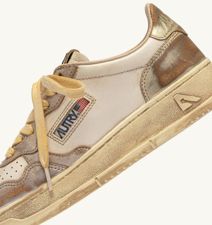 Woman MEDALIST LOW SUPER VINTAGE SNEAKERS IN SILVER AND PLATINUM LEATHER