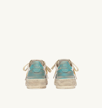 Woman MEDALIST LOW SUPER VINTAGE SNEAKERS IN ASH AND SEA LEATHER