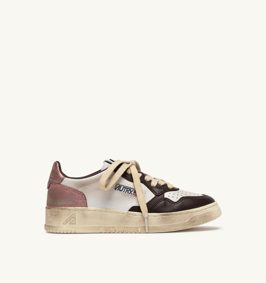 Woman MEDALIST LOW SUPER VINTAGE SNEAKERS IN WHITE, PEONY AND HOT FUDGE LEATHER