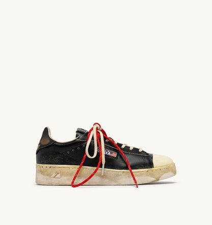 Woman DALLAS LOW SUPER VINTAGE SNEAKERS IN BLACK LEATHER