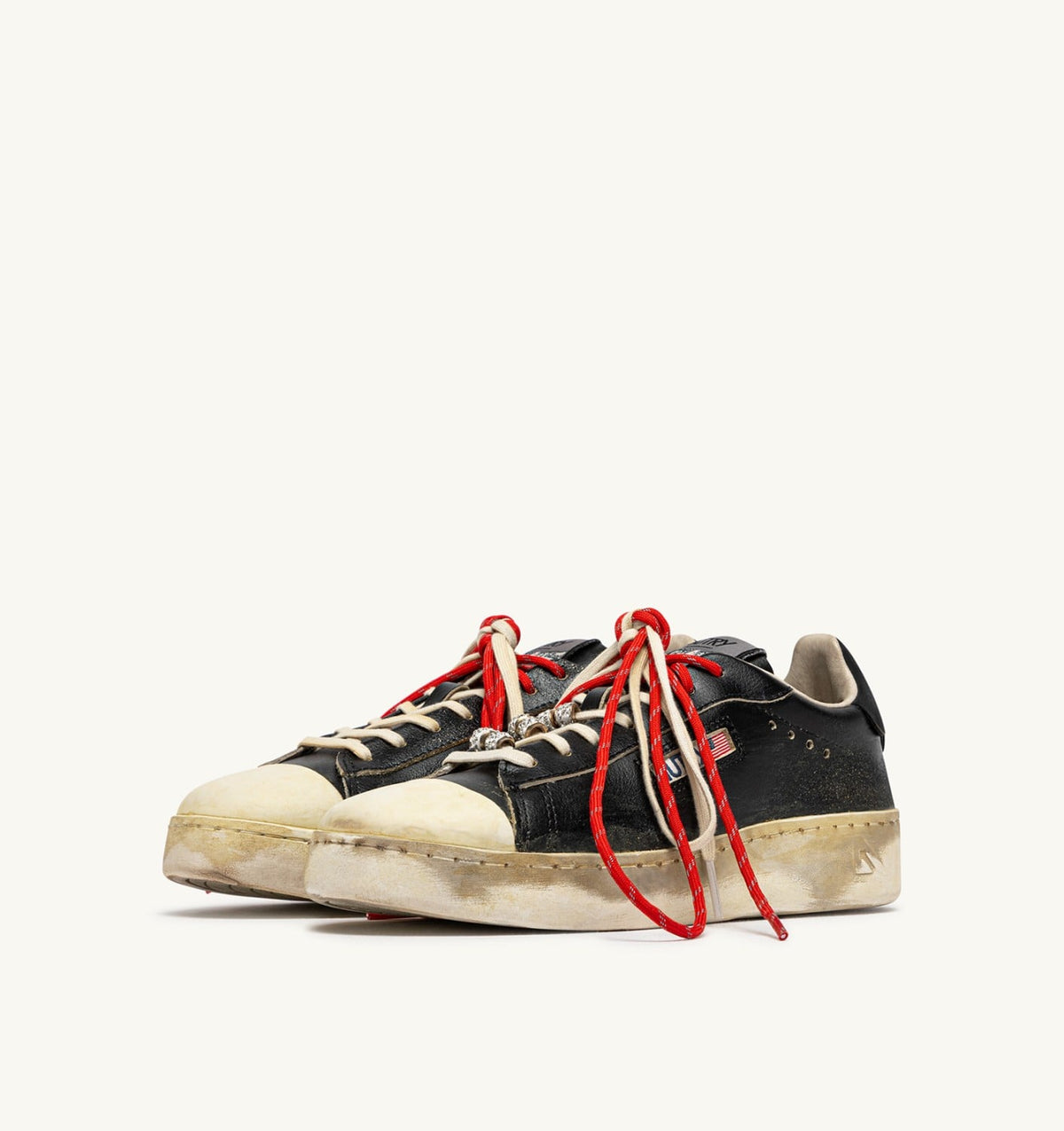 Woman DALLAS LOW SUPER VINTAGE SNEAKERS IN BLACK LEATHER
