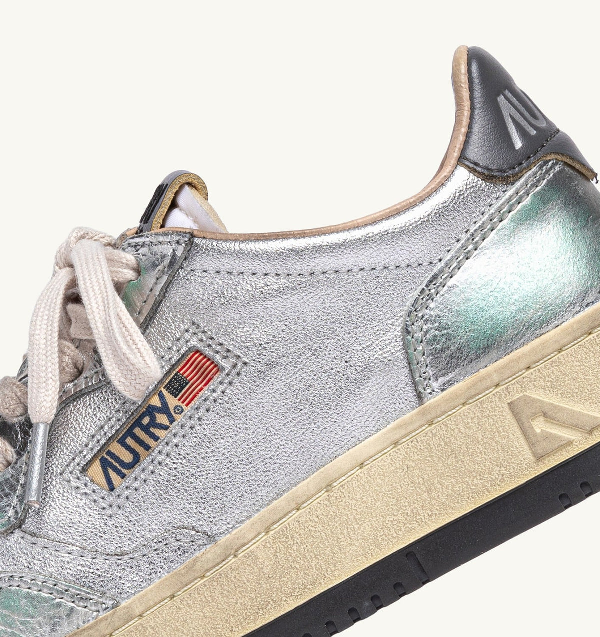 Woman MEDALIST LOW SNEAKERS SUPER VINTAGE IN SILVER TONE METALIZED LEATHER