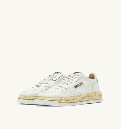 Woman MEDALIST LOW SUPER VINTAGE 'Autry x Maison MIHARA YASUHIRO General Scale.' SNEAKERS IN WHITE LEATHER