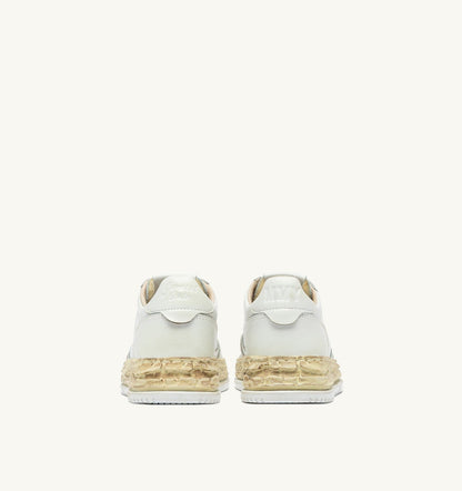 Woman MEDALIST LOW SUPER VINTAGE 'Autry x Maison MIHARA YASUHIRO General Scale.' SNEAKERS IN WHITE LEATHER
