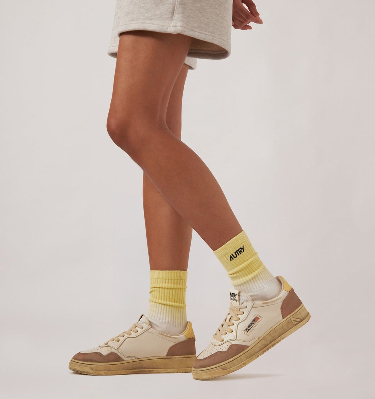 Woman MEDALIST LOW SUPER VINTAGE SNEAKERS IN WHITE AND PHARD LEATHER AND SUEDE