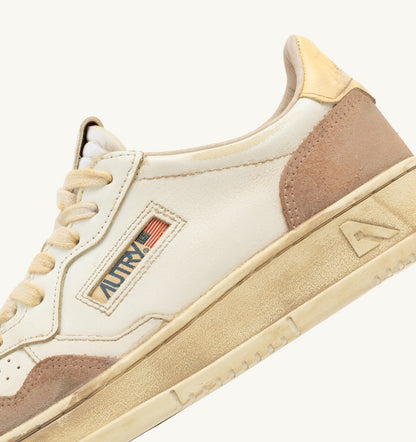 Woman MEDALIST LOW SUPER VINTAGE SNEAKERS IN WHITE AND PHARD LEATHER AND SUEDE