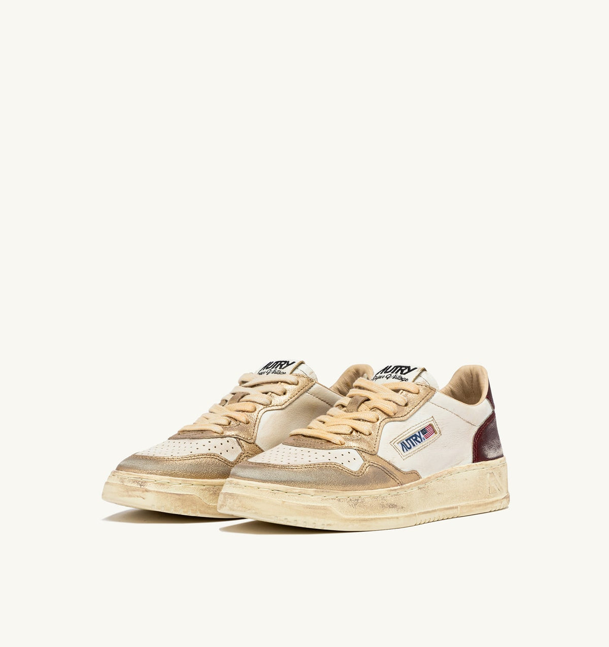 Woman MEDALIST LOW SUPER VINTAGE SNEAKERS IN PLATINUM AND VIOLET BRUSHED LEATHER