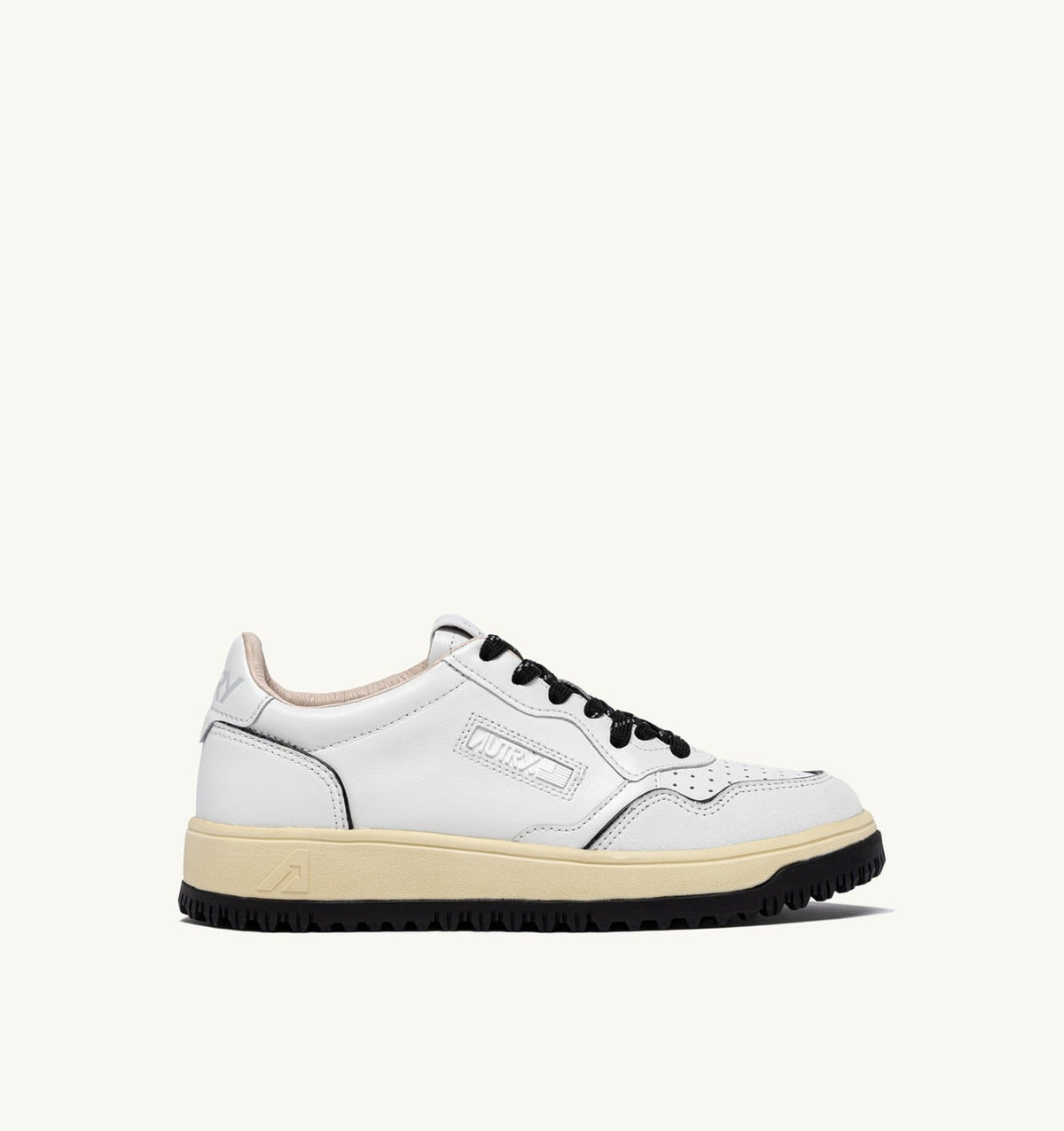 Woman GOLF LOW SNEAKERS IN WHITE AND BLACK LEATHER