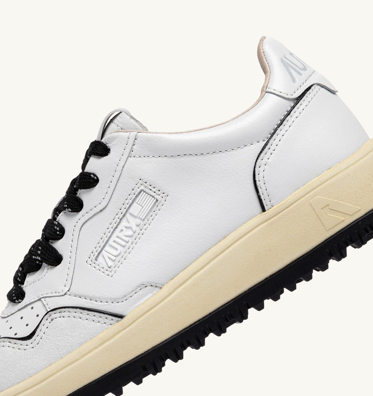 Woman GOLF LOW SNEAKERS IN WHITE AND BLACK LEATHER
