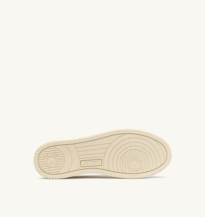 Woman DALLAS LOW SNEAKERS IN DAIQUIRI GREEN AND MARSHMALLOW LEATHER