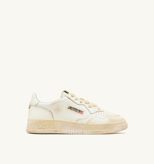 Woman MEDALIST LOW SUPER VINTAGE SNEAKERS IN WHITE LEATHER
