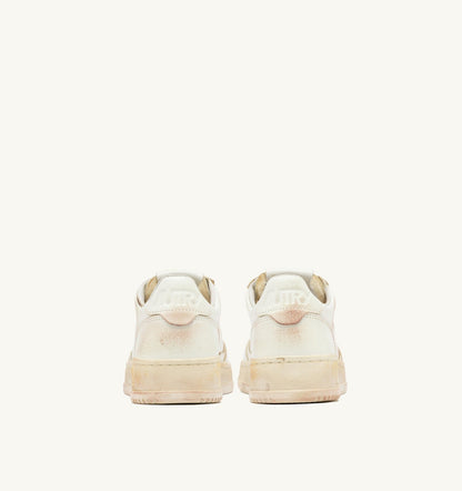 Woman MEDALIST LOW SUPER VINTAGE SNEAKERS IN WHITE LEATHER
