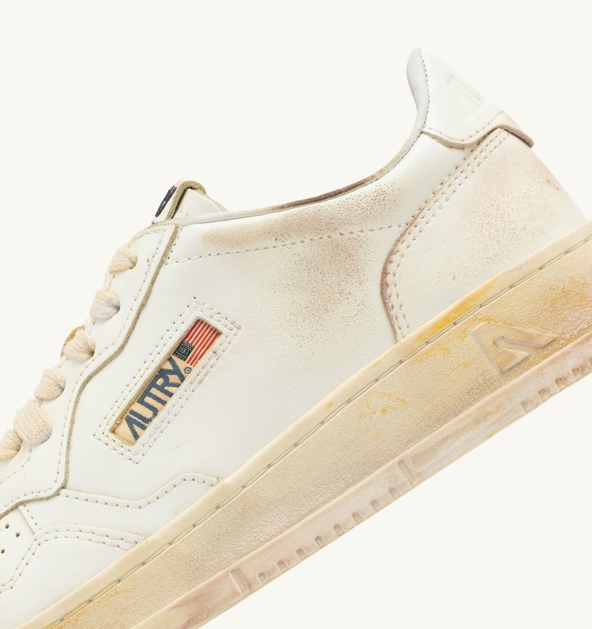 Woman MEDALIST LOW SUPER VINTAGE SNEAKERS IN WHITE LEATHER
