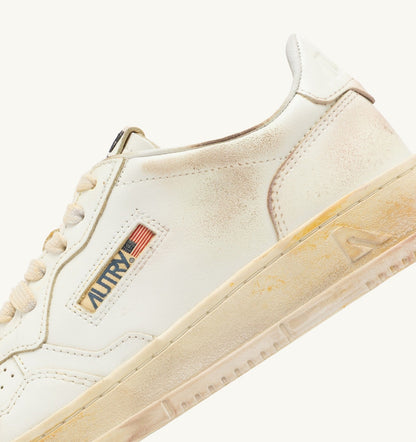 Woman MEDALIST LOW SUPER VINTAGE SNEAKERS IN WHITE LEATHER