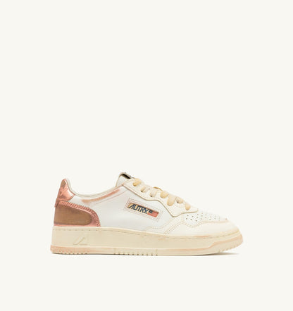 Woman MEDALIST LOW SUPER VINTAGE SNEAKERS IN WHITE SALMON AND VANILLA LEATHER