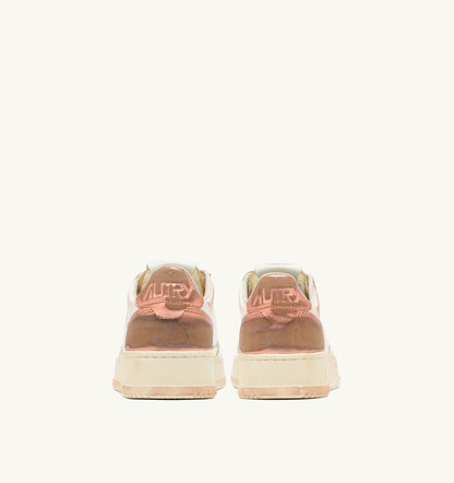 Woman MEDALIST LOW SUPER VINTAGE SNEAKERS IN WHITE SALMON AND VANILLA LEATHER