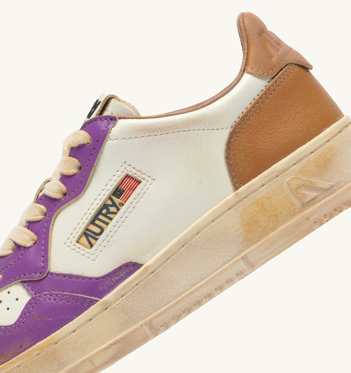 Woman MEDALIST LOW SUPER VINTAGE SNEAKERS IN WHITE APPLE CINNAMON AND DEWBERRY LEATHER