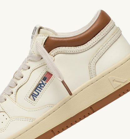 Woman MED-WAY SNEAKERS IN LEATHER COLOR MARSHMALLOW AND BROWN SUGAR