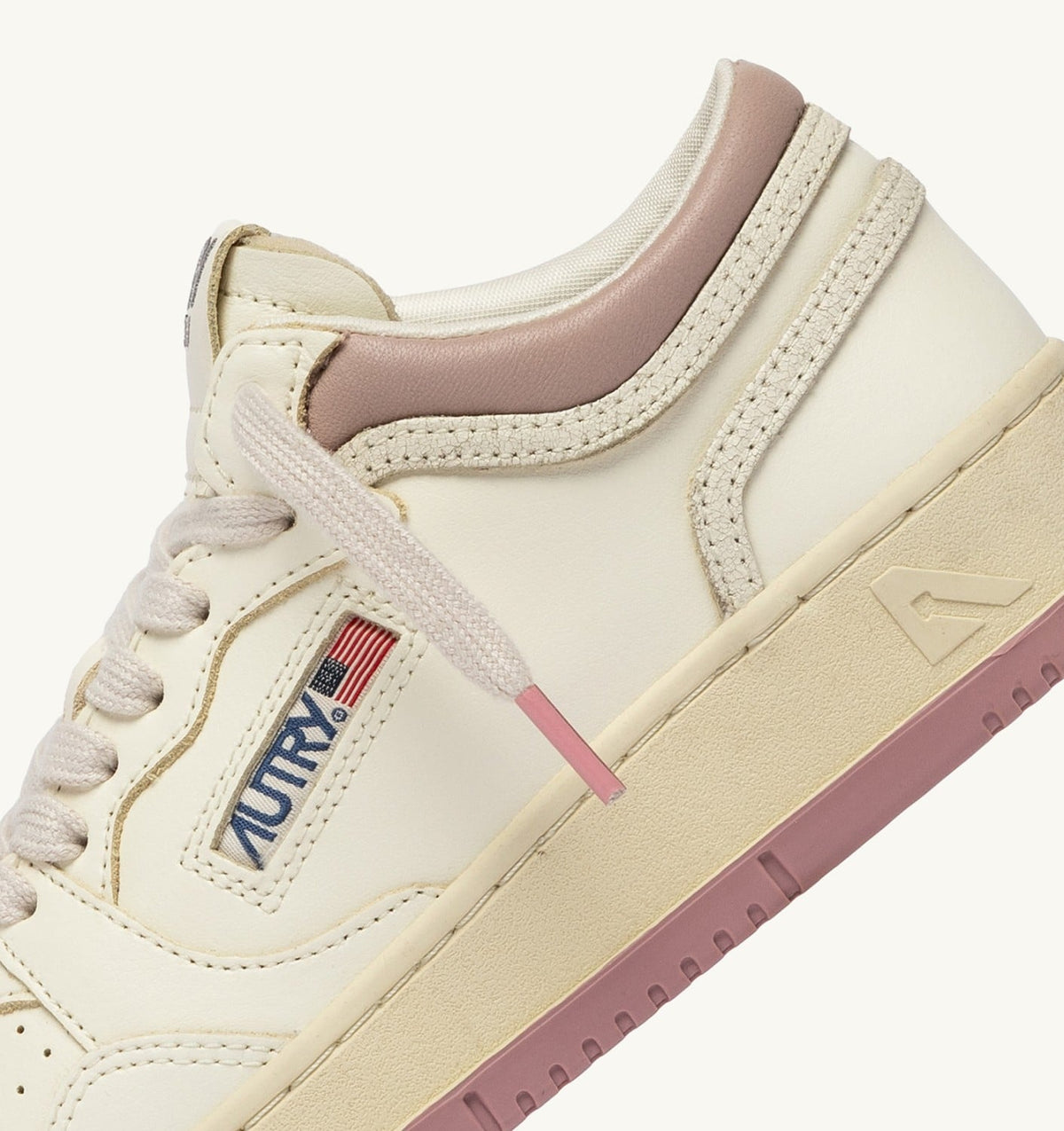 Woman MED-WAY SNEAKERS IN LEATHER COLOR MARSHMALLOW AND ZEPHYR