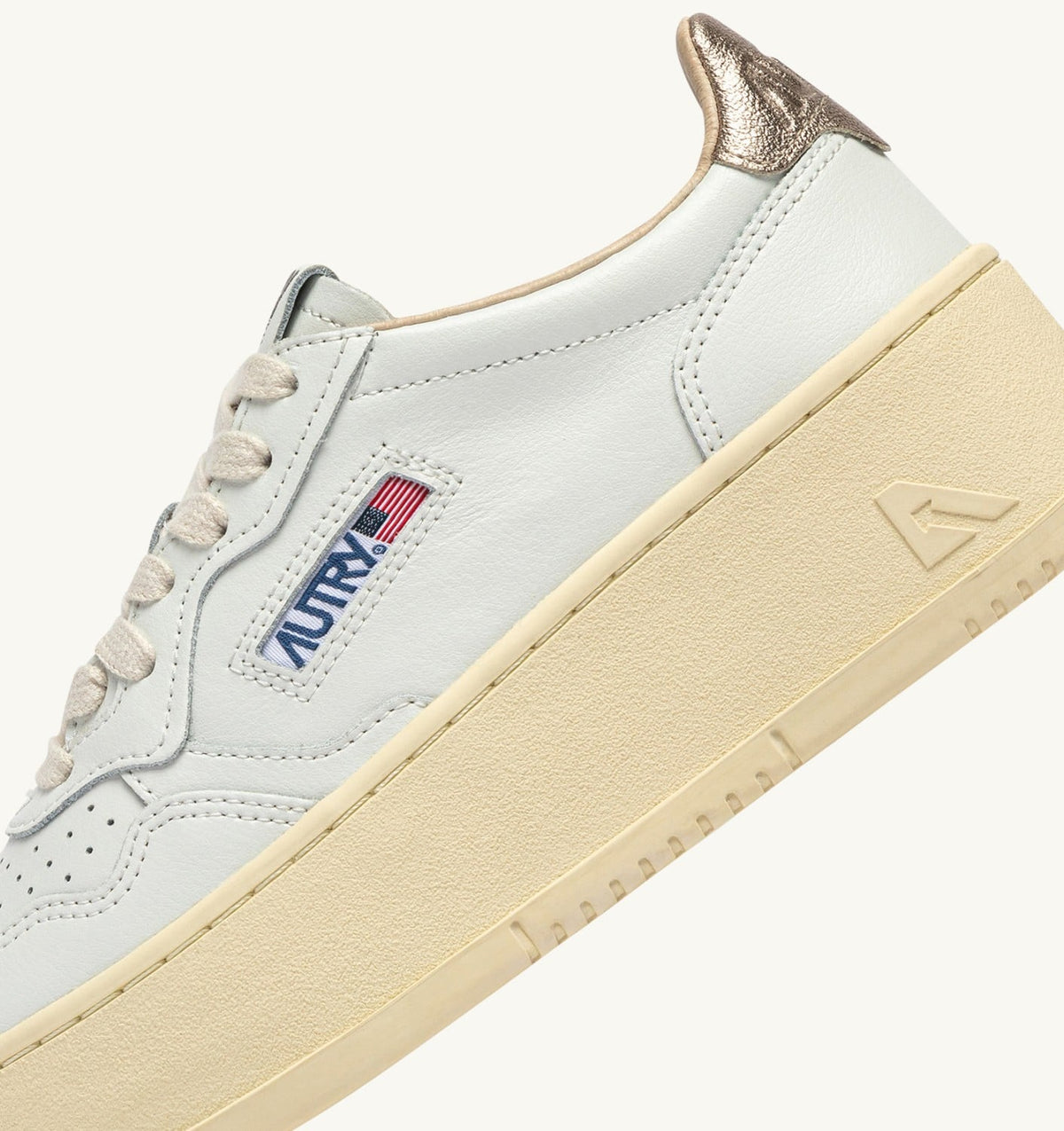Woman MEDALIST PLATFORM SNEAKERS IN FEATHER GRAY AND WHITE SUEDE AND LEATHER