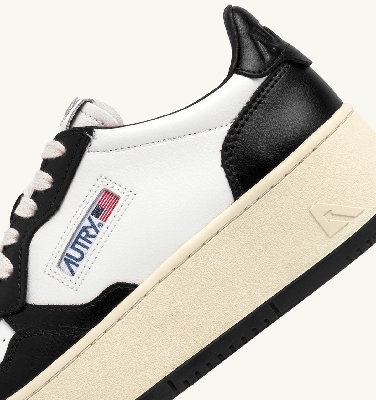 Woman MEDALIST PLATFORM SNEAKERS IN WHITE AND BLACK LEATHER